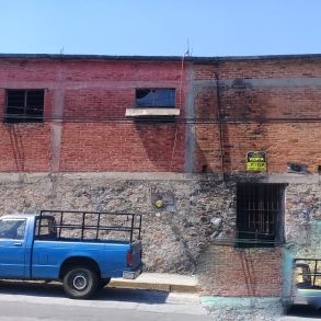 Venta de Terreno con Obra Negra en Col. Dos Caminos