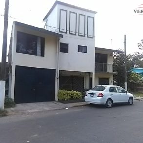 Venta de Casa en Av.31 Col. Esmeralda