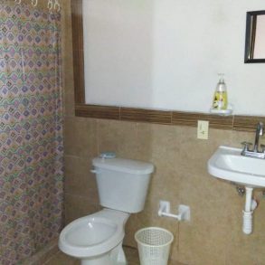 SE VENDE CASA AMPLIA/ FRACC. EL BOSQUE