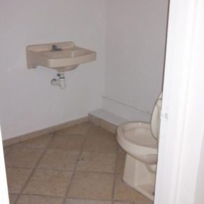 LOCAL  COMERCIAL EN RENTA CALLE 3
