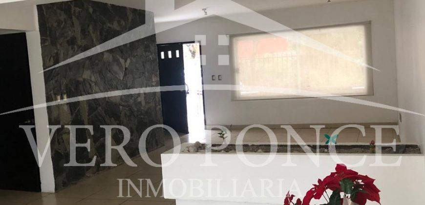 (Rentada) Fraccionamiento Virginia / Casa en Renta (20-38)