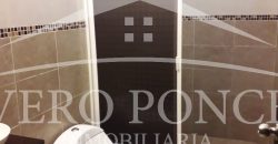 (Rentada) Fraccionamiento Tulipanes / Casa en Renta (20-64)