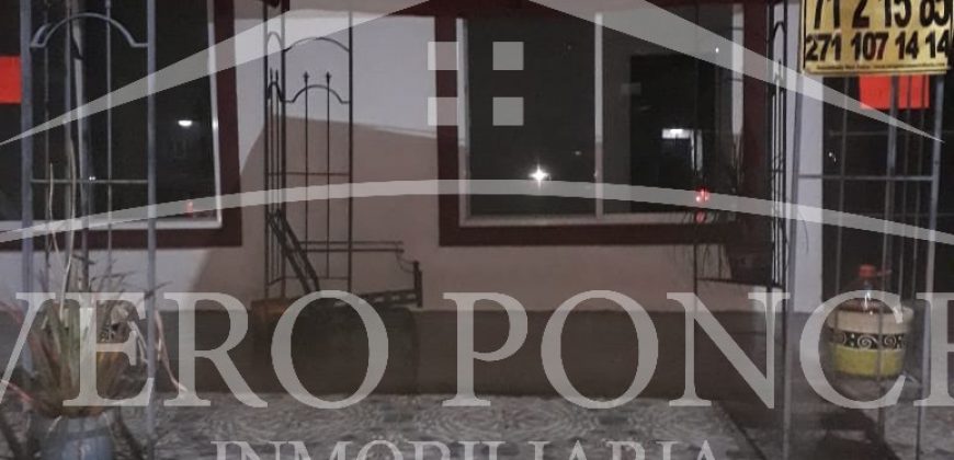 (Rentada) Fraccionamiento Tulipanes / Casa en Renta (20-64)