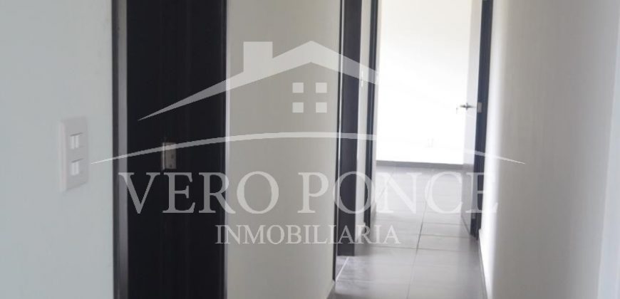 (Rentada) Fraccionamiento Ave del Paraíso / Casa en Renta (20-83)