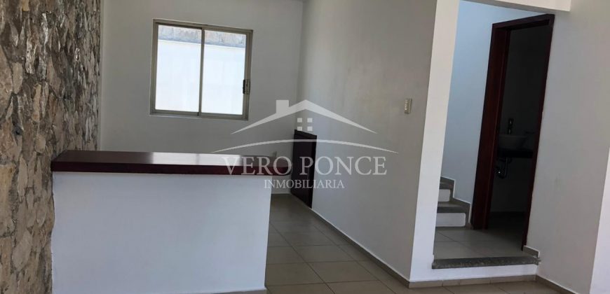(Rentada) Residencial Las Villitas / Casa en Renta (20-196)