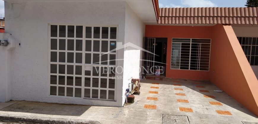 (Rentada) Fraccionamiento Jazmín / Casa en Renta (20-205)