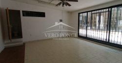 (Rentado) Calle 6 / Local en Renta (20-206)