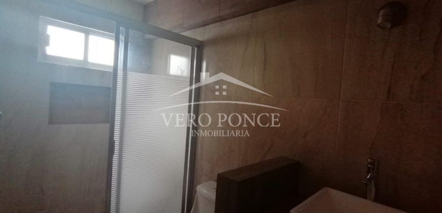 (Rentada) Fraccionamiento Las Palmas / Casa en Renta (20-210)