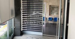 (Rentado) Zona Plaza Crystal / Local en Renta (20-300)