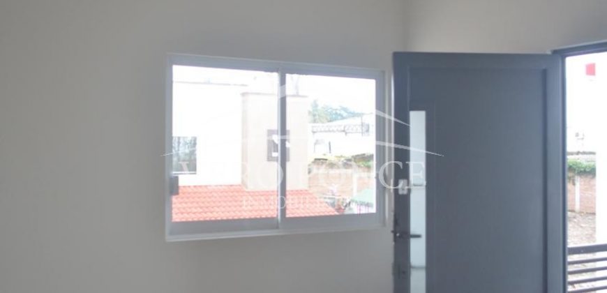 (Rentado) Fraccionamiento Ave del Paraíso / Departamento en Renta (20-317)