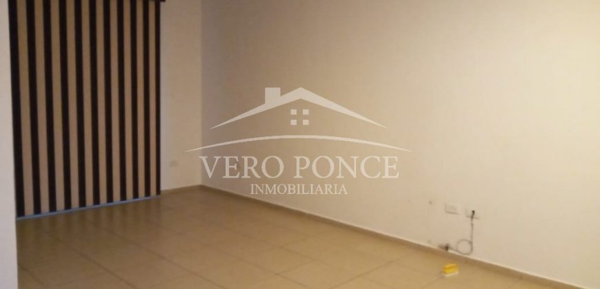 (Rentada) Fraccionamiento Tulipanes / Casa en Renta (20-424)