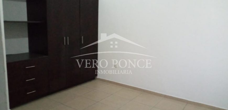 (Rentada) Fraccionamiento Tulipanes / Casa en Renta (20-424)