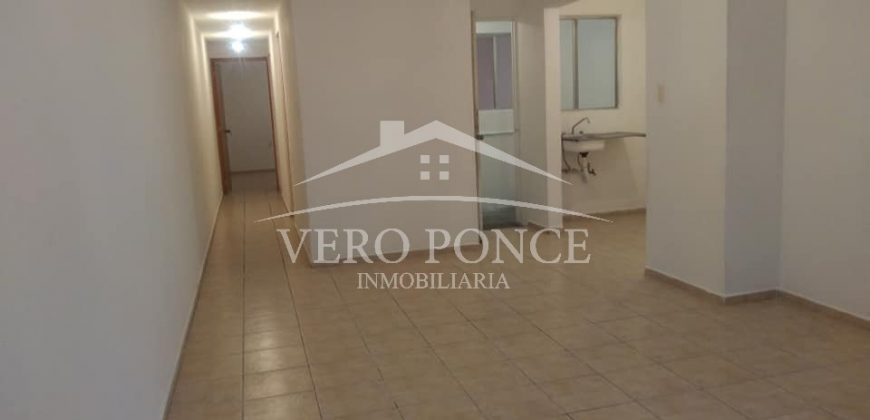 (Rentado) Fraccionamiento Ciprés / Departamento en Renta (20-457)