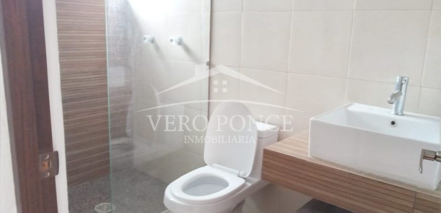 (Rentada) Fraccionamiento Tulipanes / Casa en Renta (20-480)