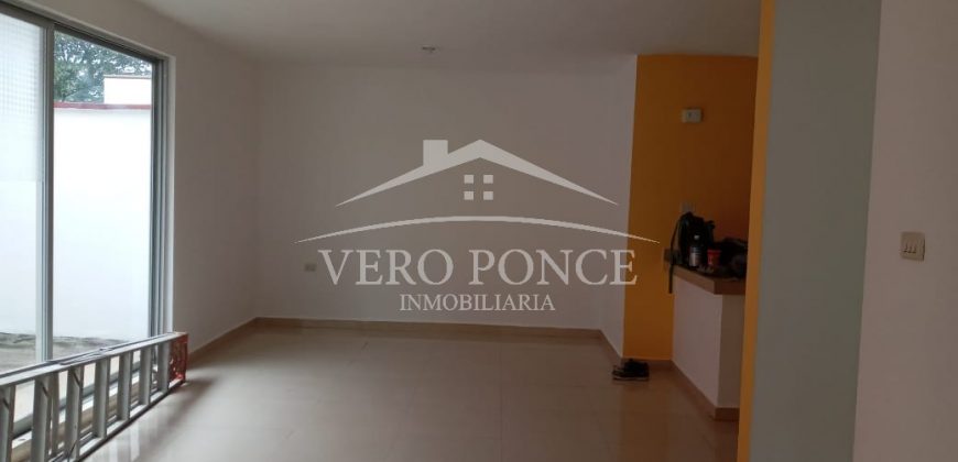 (Rentada) Fraccionamiento Tulipanes / Casa en Renta (20-480)