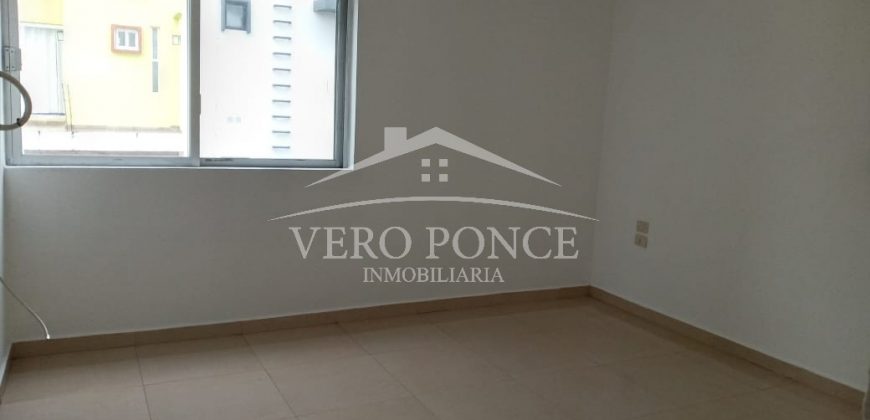 (Rentada) Fraccionamiento Tulipanes / Casa en Renta (20-480)