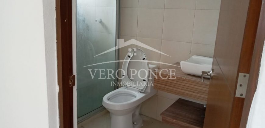 (Rentada) Fraccionamiento Tulipanes / Casa en Renta (20-480)