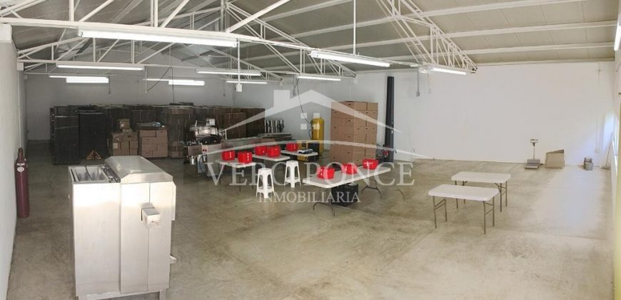 Los Mangos / Edificio en Venta (20-516)