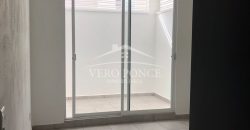 (Rentada) Fraccionamiento Ave del Paraíso / Casa en Renta (20-567)