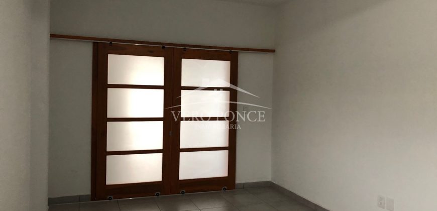 (Rentada) Fraccionamiento Ave del Paraíso / Casa en Renta (20-567)