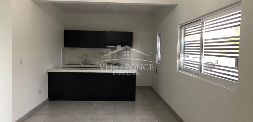 (Rentada) Fraccionamiento Ave del Paraíso / Casa en Renta (20-567)