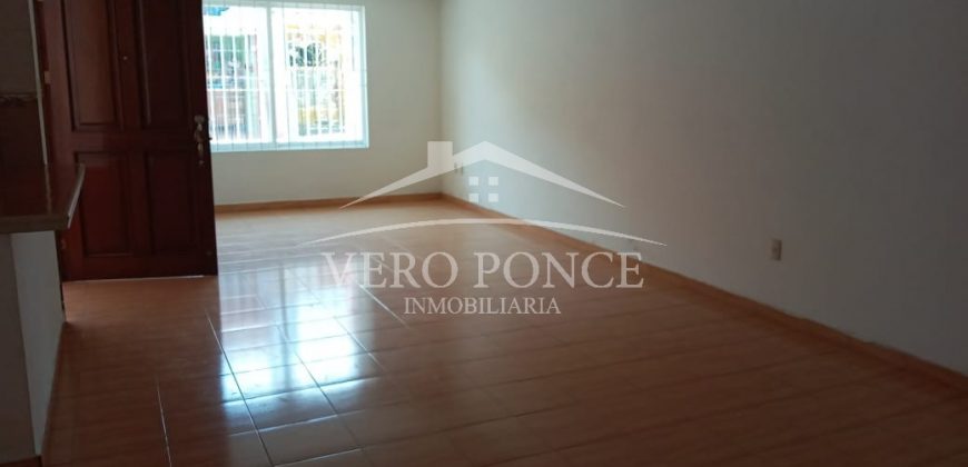 (Rentada) La Esmeralda / Casa en Renta (20-678)