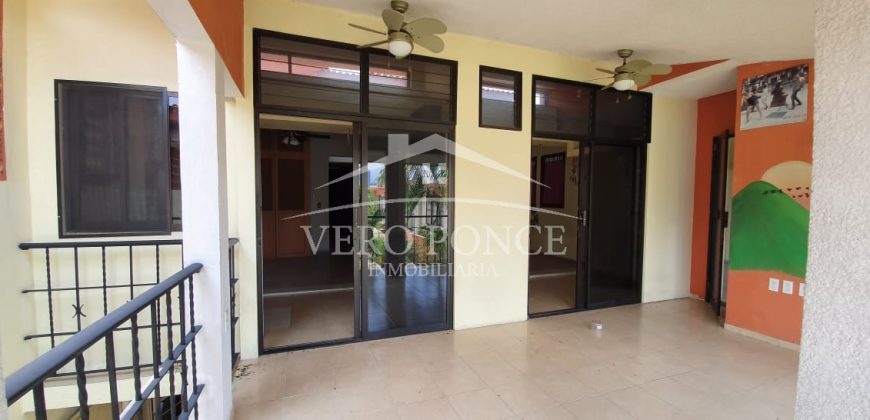 (Rentada) San Nicolás / Casa en Renta (20-692)