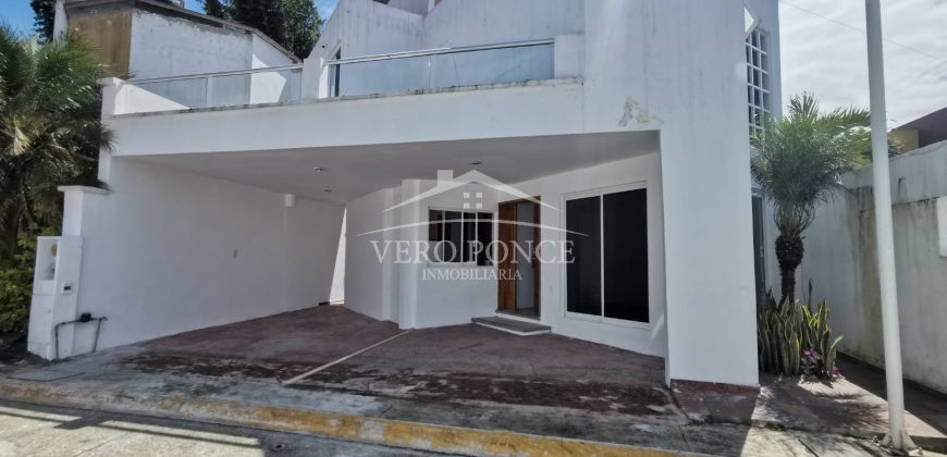 (Rentada) Fraccionamiento Cortijo / Casa en Renta (20-722)