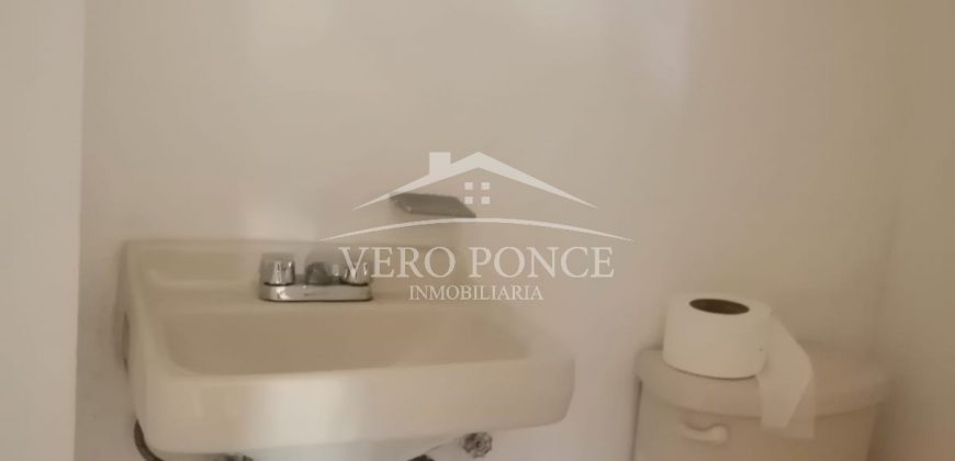 (Rentado) Plaza Fundadores / 50 m2 / Local en Renta (20-734)