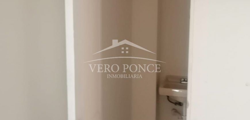 (Rentado) Plaza Fundadores / 50 m2 / Local en Renta (20-734)