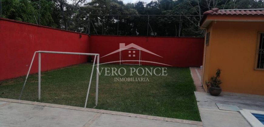 (Rentado) San Miguel / Salón en Renta (2201-150)