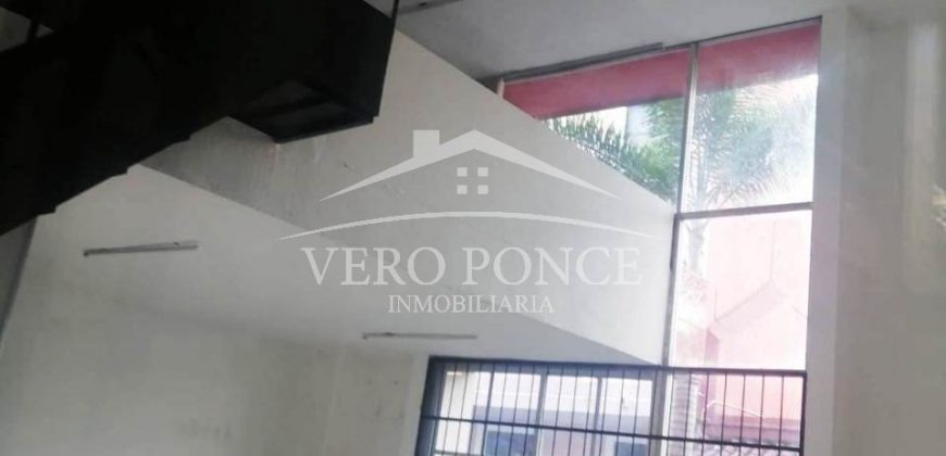(Rentada) Plaza María Isabel / Locales en Renta (2201-161)