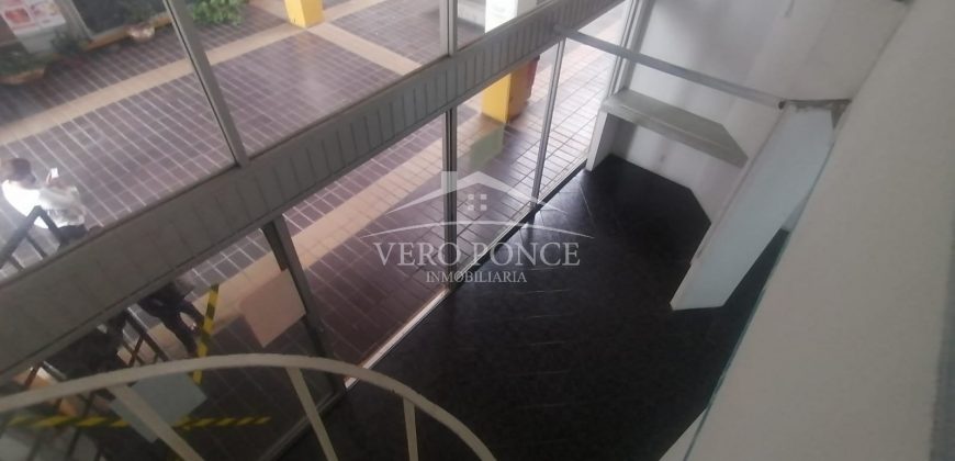 (Rentada) Plaza María Isabel / Locales en Renta (2201-161)