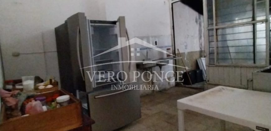 (Rentado) Calle 5 Avenida 4 / 100 m2 / Local en Renta (2210-541)