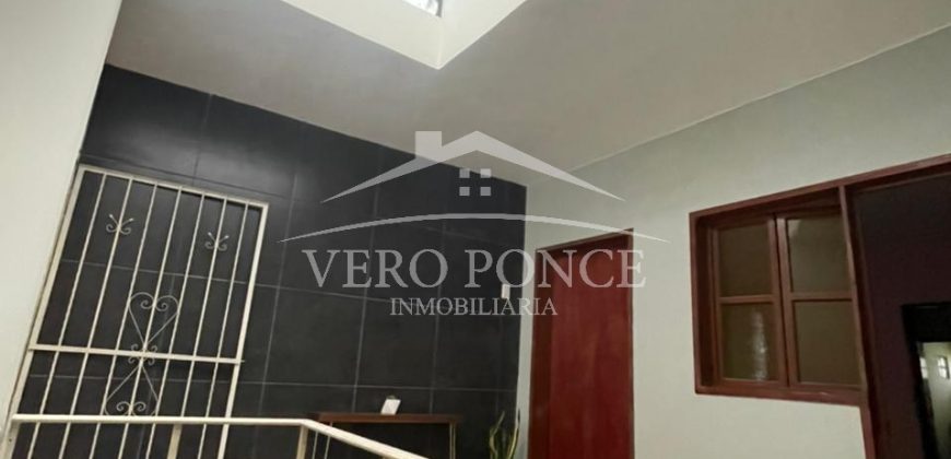 (Rentado) Avenida 7 / 30 m2 / Local en Renta (2207-548)