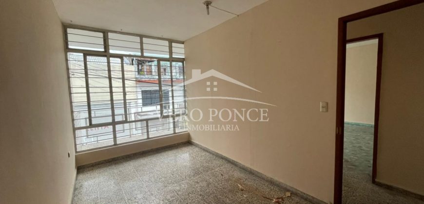 (Rentado) Avenida 7 / 30 m2 / Local en Renta (2207-548)