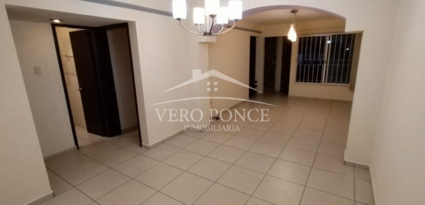(Rentada) Fraccionamiento Lomas Verdes / Casa en Renta (2210-600)