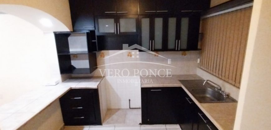 (Rentada) Fraccionamiento Lomas Verdes / Casa en Renta (2210-600)
