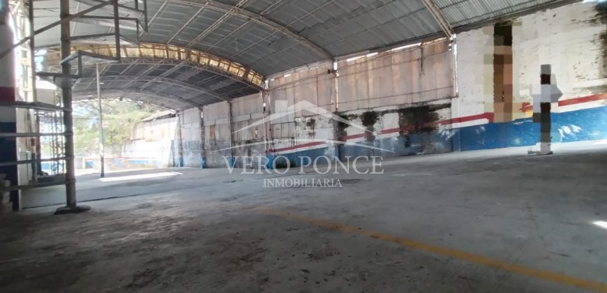 (Rentado) Zona Industrial / 975 m2 / Local en Renta (2210-623)