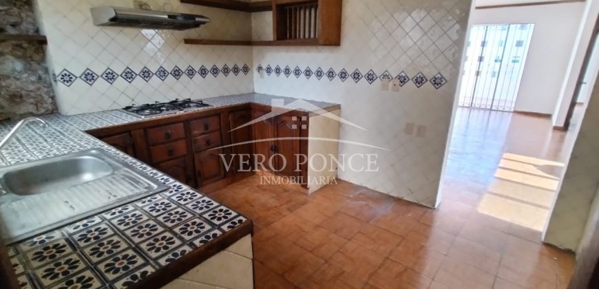 (Rentada) Calle 7 / Casa en Renta (2301-679)