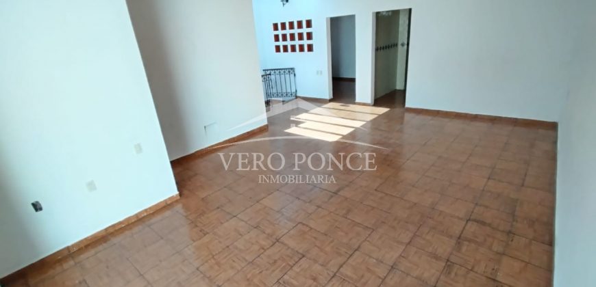 (Rentada) Calle 7 / Casa en Renta (2301-679)