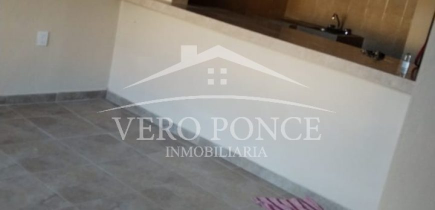 (Rentada) Las Margaritas / Casa en Renta (2301-688)