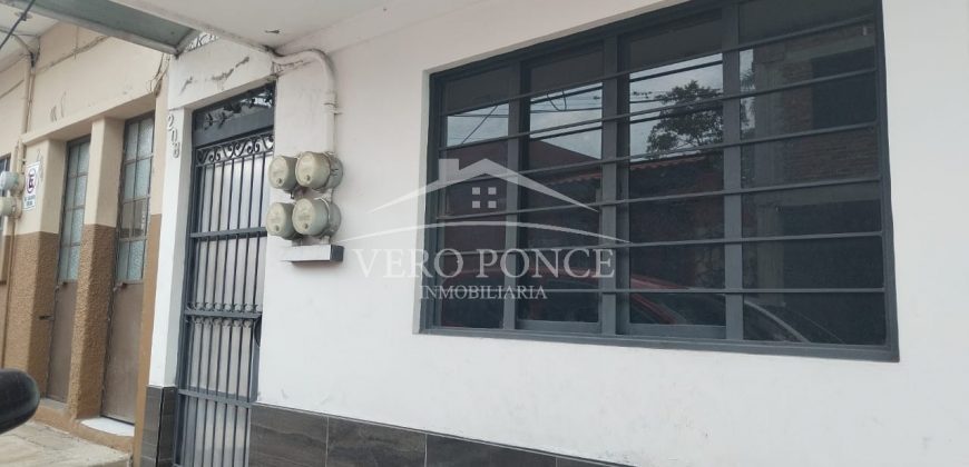 (Rentada) Colonia Centro / Casa en Renta (2301-738)