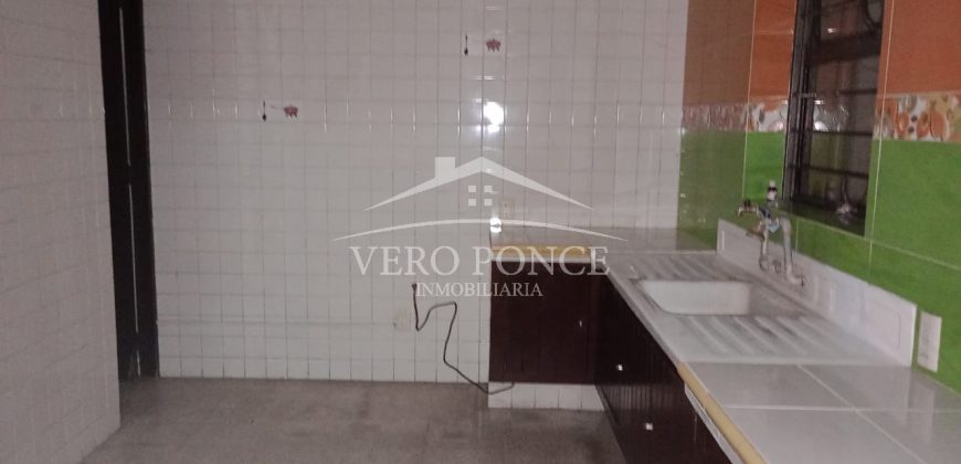 Avenida 4 Calle 1 / Casa en Venta (2303-745)