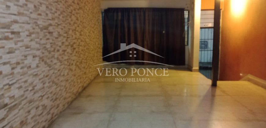 Avenida 4 Calle 1 / Casa en Venta (2303-745)