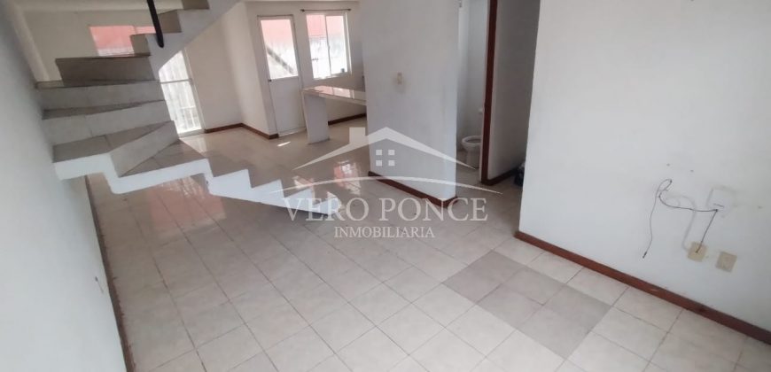 (Rentada) Fraccionamiento Las Palmas / Casa en Renta (2310-759)