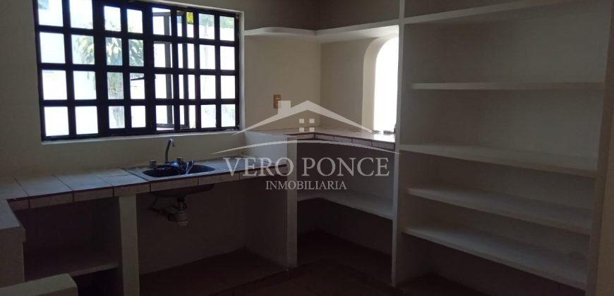 (Rentado) Colonia Toxpan / Casa – Local en Renta (2301-795)