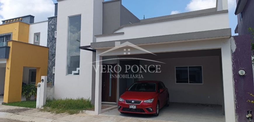 Fraccionamiento Ave de Paraíso / Casa en Venta (2301-833)