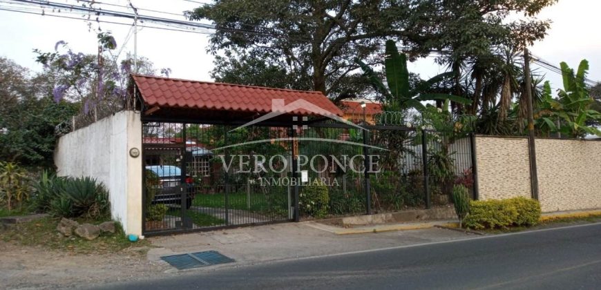 (Rentada) Zona Finca Real / Casa en Renta (2301-837)