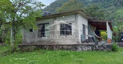 Acayotla / Casa y Terreno en Venta (2301-843)